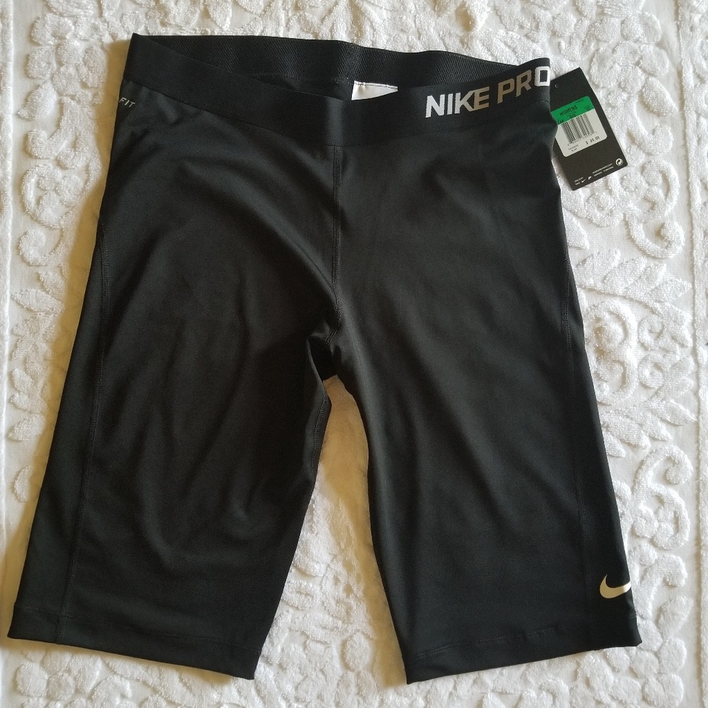 NIKE PRO CORE DRI FIT WOMEN'S  COMPRESSION SHORTS